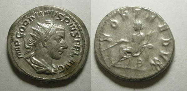 Gordianus 🜇 Antoninianus - FORT REDUX- 243/4 AD