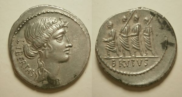 Romeinse Republiek Marcus Junius Brutus, as moneyer, AR Denarius.